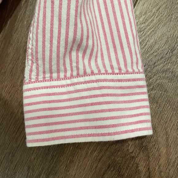 G.H BASS and company button down woman’s  shirt. - Picture 9 of 9